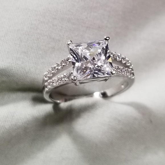 Sterling silver princess cut ring - Picture 3 of 6